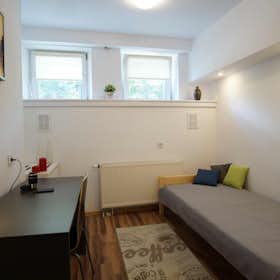 Private room for rent for PLN 650 per month in Łódź, ulica Tarninowa