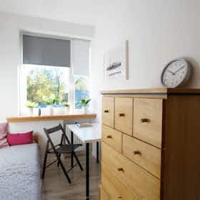 Отдельная комната сдается в аренду за 700 PLN в месяц в Łódź, ulica Tarninowa