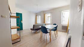Apartament de închiriat pentru 775 EUR pe lună în Bordeaux, Rue des Cordeliers