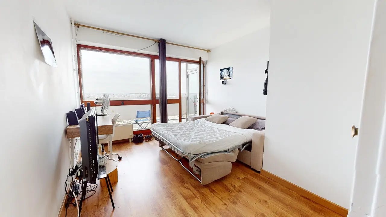 私人房间 正在以 €450 的月租出租，其位于 La Rochelle, Passage de l'Europe