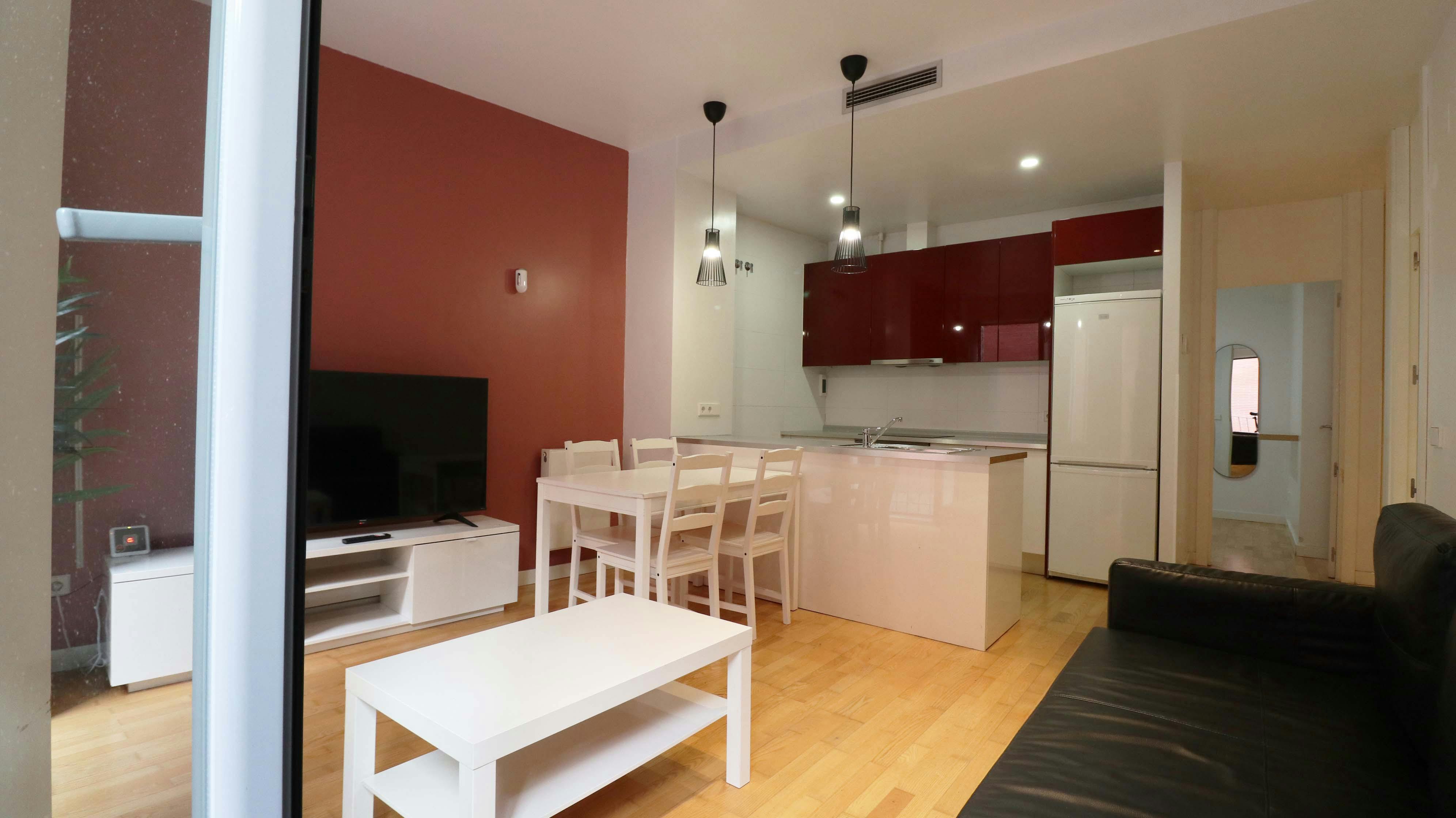 Apartment for rent for €1,550 per month in Madrid, Calle de la Pasa