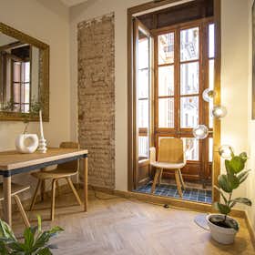 Apartment for rent for €1,900 per month in Valencia, Plaça Santa Creu