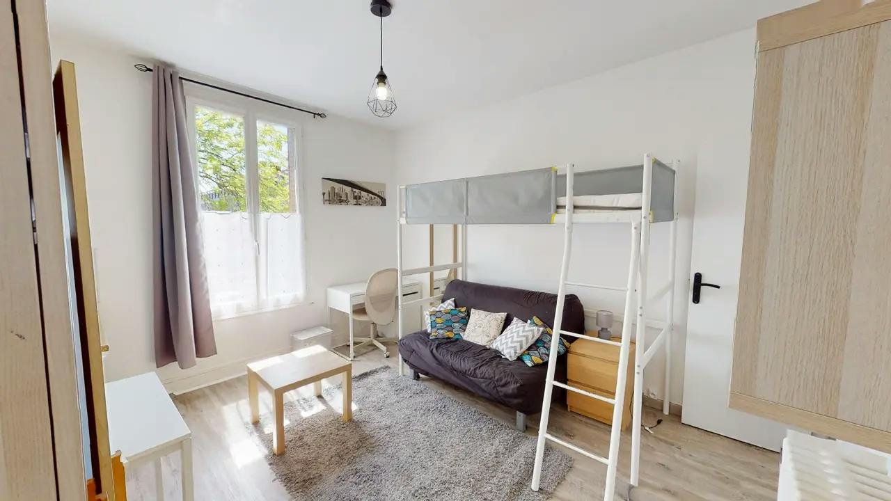 Studio te huur voor € 470 per maand in Tours, Boulevard Jean Royer