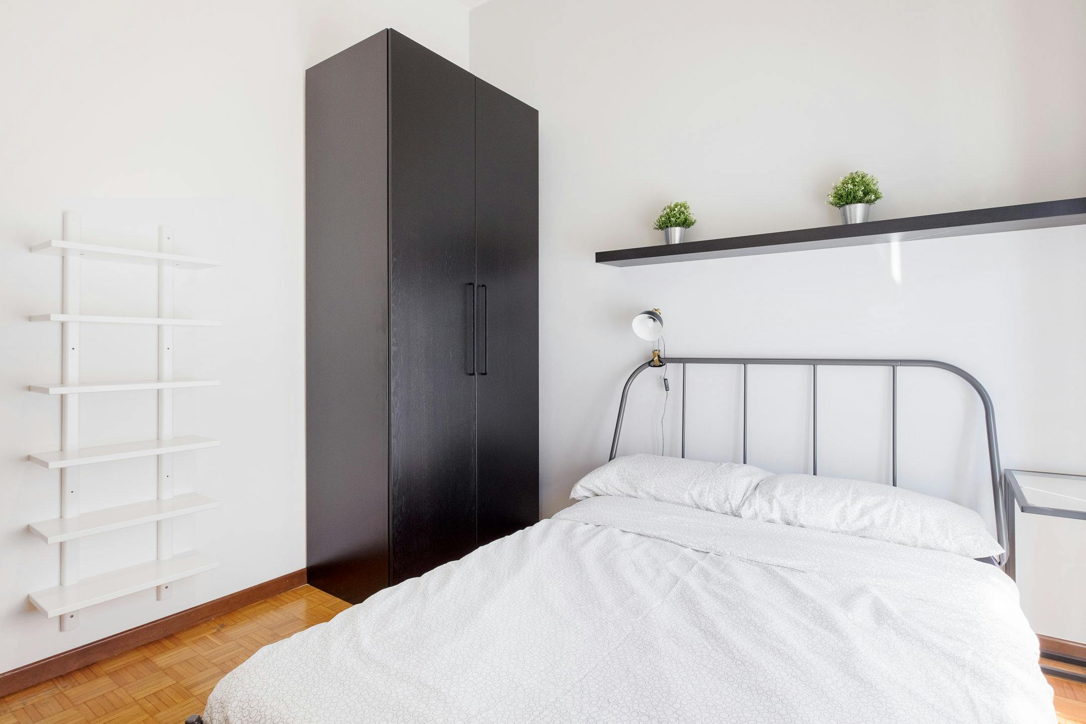 Via Curtatone, Milan preview