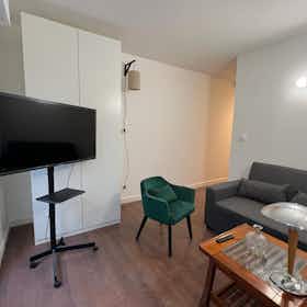 Квартира сдается в аренду за 1 590 € в месяц в Neuilly-sur-Seine, Rue Delabordère
