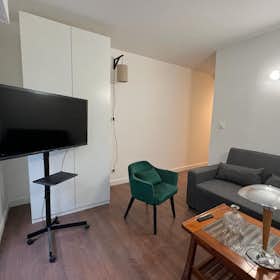 Wohnung zu mieten für 1.590 € pro Monat in Neuilly-sur-Seine, Rue Delabordère