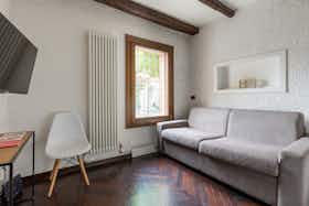 Lägenhet att hyra för 1 400 € i månaden i Bologna, Via Giuseppe Massarenti