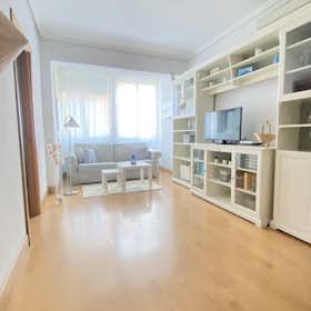 Apartment for rent for €1,200 per month in Madrid, Calle de Fernández de los Ríos