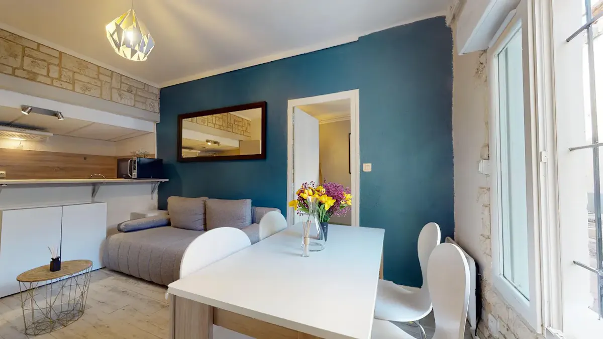 1-Bedroom Apartment in Rue Paulet, Nîmes (1461624) ROOM