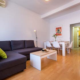Apartment for rent for €1,850 per month in Barcelona, Carrer de Roger de Flor