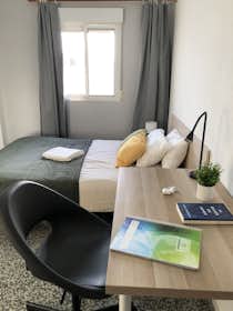 Mehrbettzimmer zu mieten für 390 € pro Monat in Burjassot, Carretera de Llíria