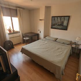 Private room for rent for €600 per month in Barcelona, Carrer de Santa Rosalia