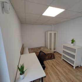 Shared room for rent for €430 per month in Valencia, Calle La Macarena