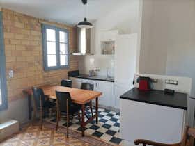 Cameră privată de închiriat pentru 500 EUR pe lună în Avignon, Rue des Teinturiers