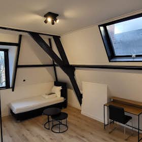 Private room for rent for €990 per month in The Hague, Regentesselaan
