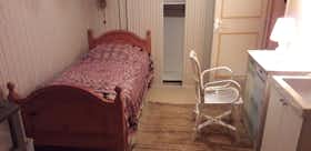 Отдельная комната сдается в аренду за 432 € в месяц в Limay, Rue des Célestins