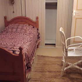 Отдельная комната сдается в аренду за 432 € в месяц в Limay, Rue des Célestins