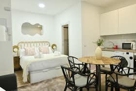 单间公寓 正在以 €1,250 的月租出租，其位于 Madrid, Calle Monte Perdido