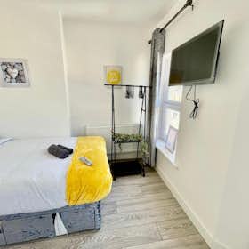 Отдельная комната сдается в аренду за 1 570 £ в месяц в Cardiff, Penarth Road