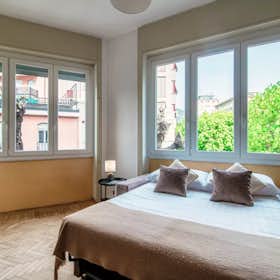 Apartment for rent for €264,000 per month in Como, Viale Massenzio Masia