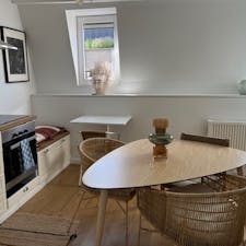 Apartment for rent for €1,600 per month in Ixelles, Rue Souveraine