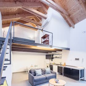 Huis te huur voor € 1.300 per maand in Milan, Via Arcangelo Corelli