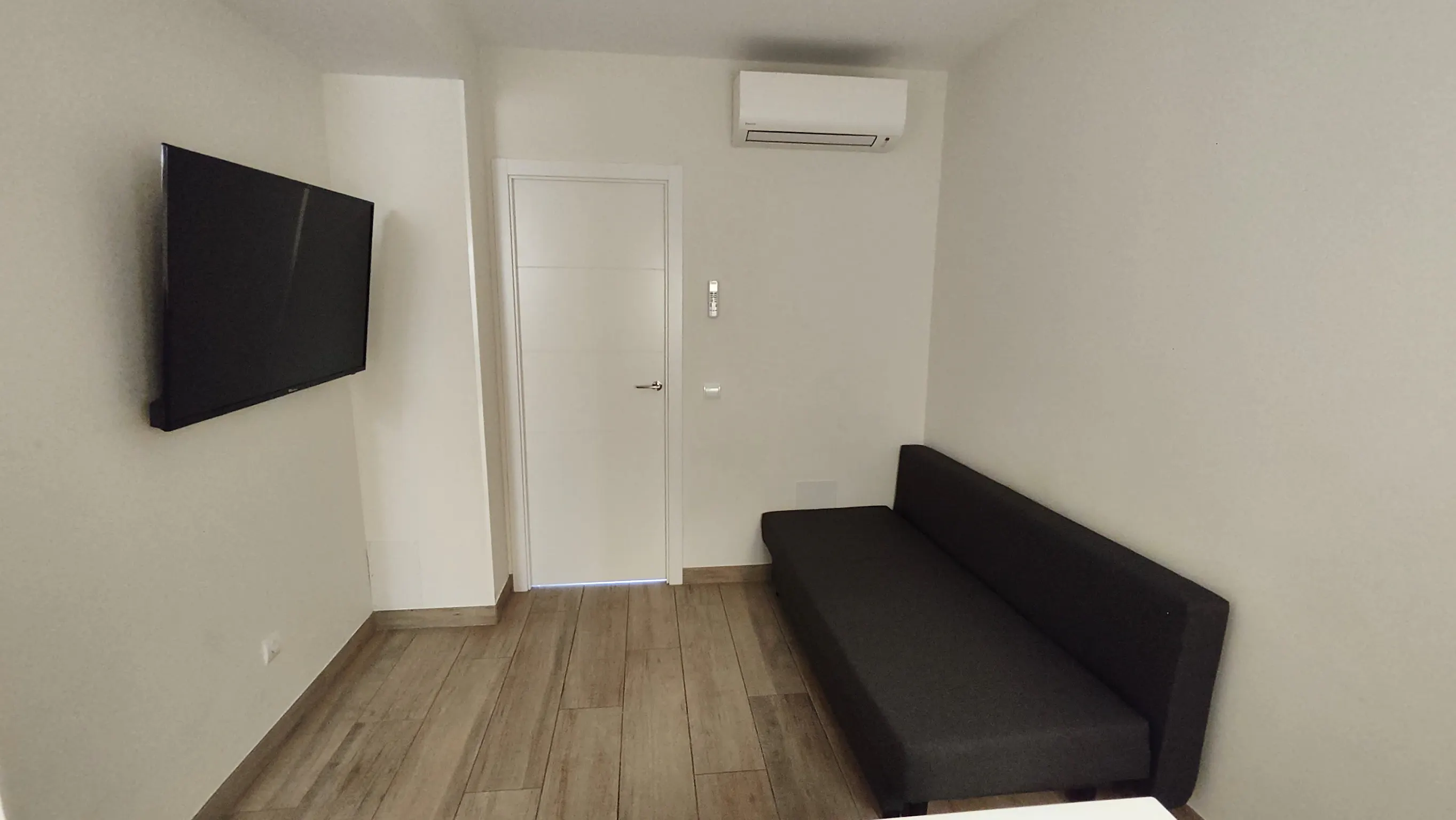 1-Bedroom House in Paseo de los Melancólicos, Madrid (1462264) ROOM 3