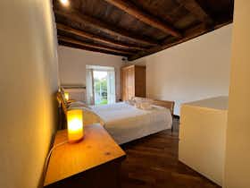 Apartament de închiriat pentru 1.500 EUR pe lună în Varese, Via Robarello