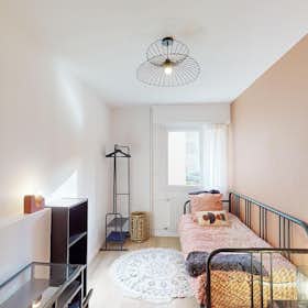 Habitación privada for rent for 480 € per month in Rennes, Avenue Monseigneur Mouëzy