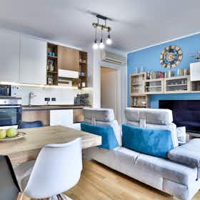 Appartamento in affitto a 1.300 € al mese a Cologno Monzese, Viale Giosuè Carducci
