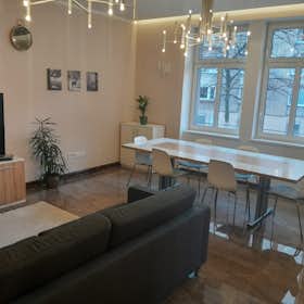 Delat rum att hyra för 350 € i månaden i Ljubljana, Miklošičeva cesta