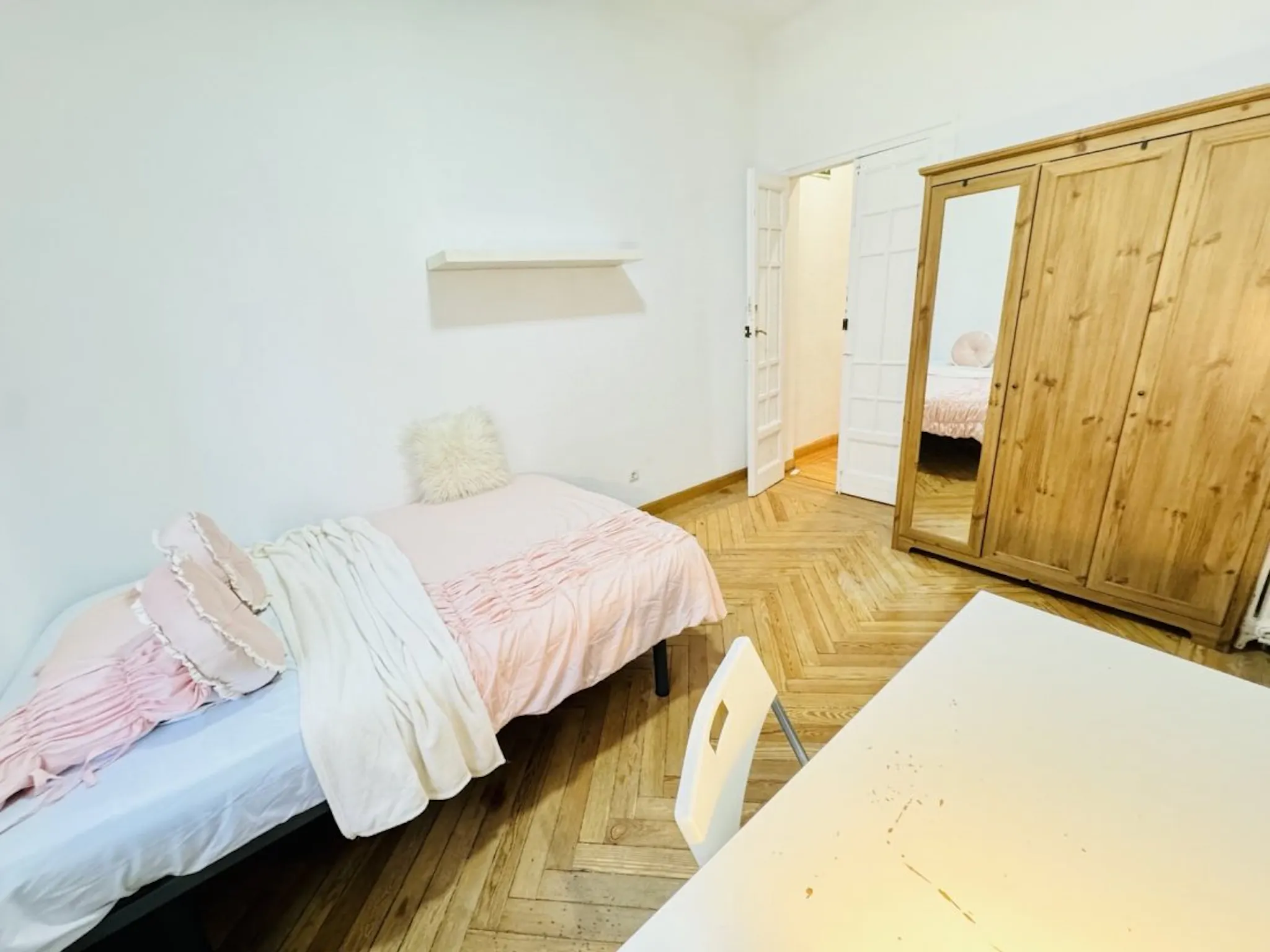 Calle de Ferraz, Madrid preview