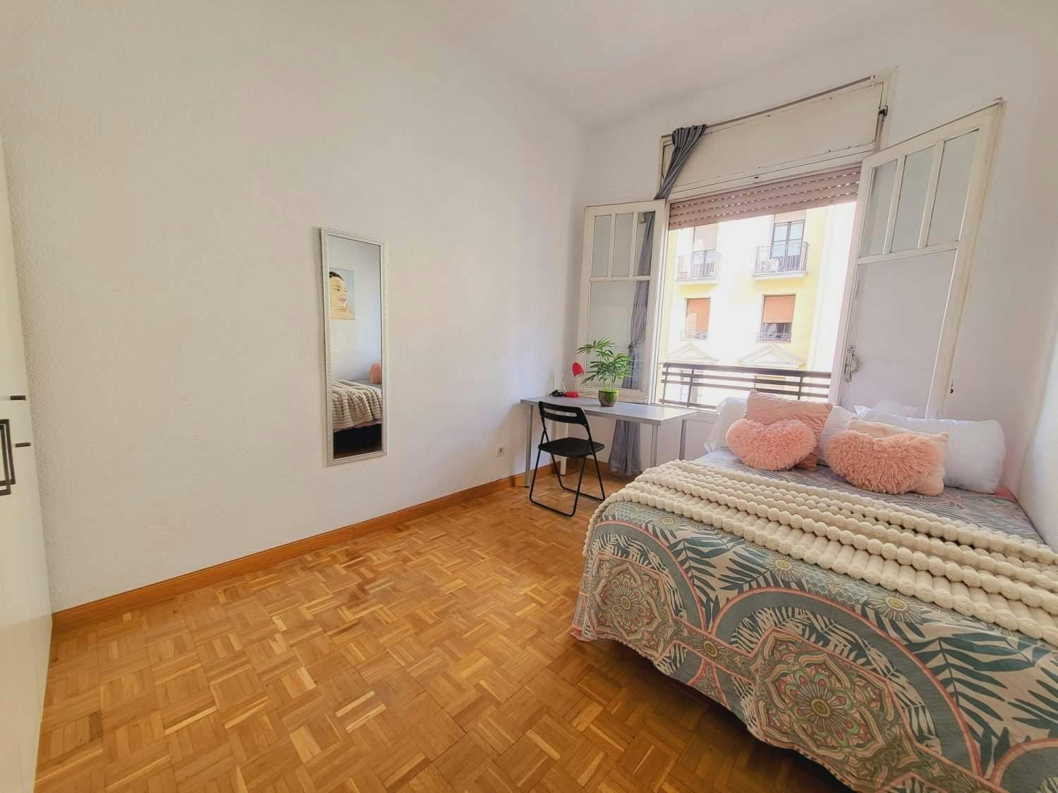 Calle de Ferraz, Madrid preview