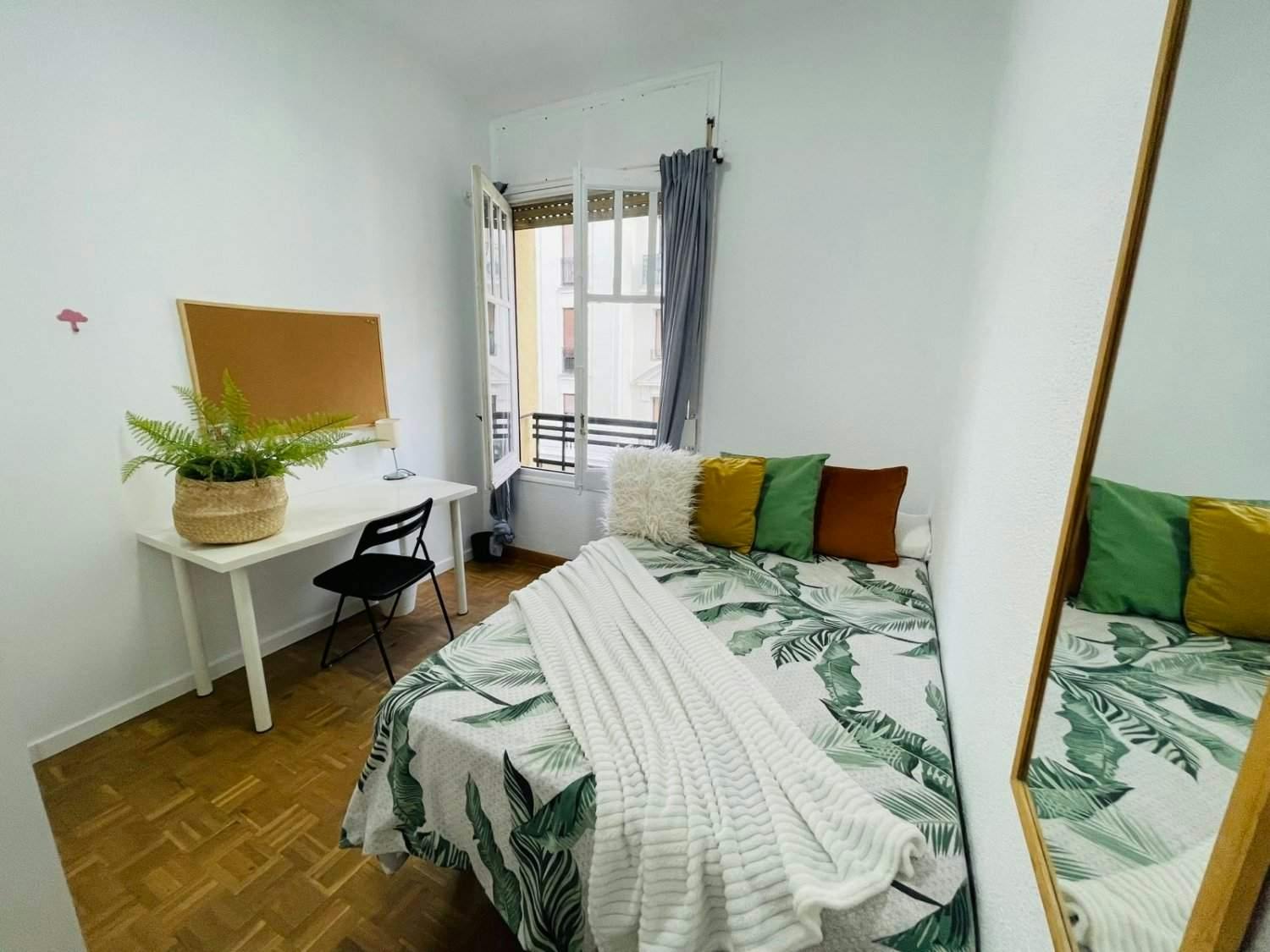 Calle de Ferraz, Madrid preview