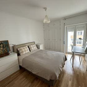 Private room for rent for €750 per month in Cascais, Rua Quinta da Ribeirinha
