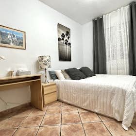 Отдельная комната сдается в аренду за 690 € в месяц в Barcelona, Gran Via de les Corts Catalanes