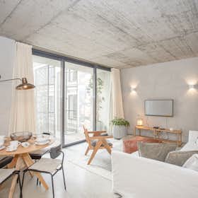 Apartment for rent for €1,700 per month in Porto, Rua Formosa
