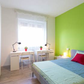 Shared room for rent for €520 per month in Milan, Via Palmi