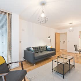 Apartment for rent for €3,600 per month in Dublin, Barrow Street
