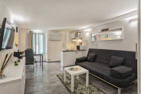 单间公寓 正在以 €1,580 的月租出租，其位于 Genoa, Piazza di Pellicceria