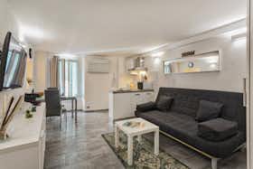 Studio for rent for €1,580 per month in Genoa, Piazza di Pellicceria