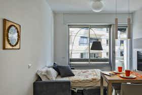 单间公寓 正在以 €1,680 的月租出租，其位于 Genoa, Via Corsica