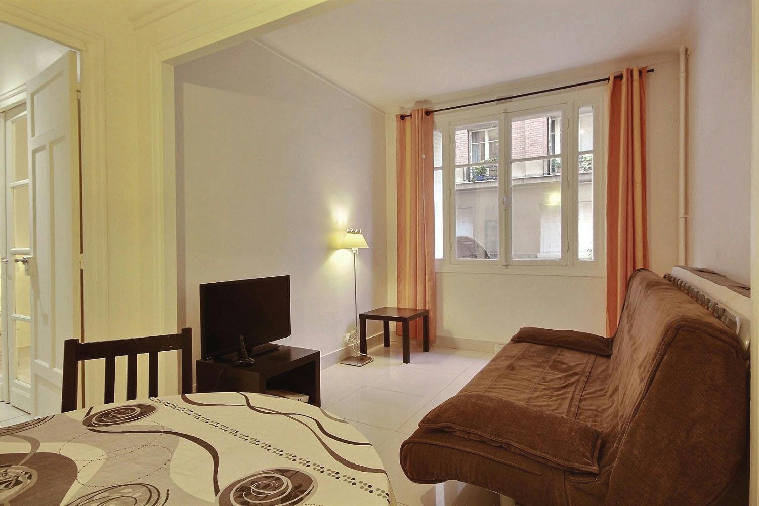 Apartament de închiriat pentru 1.508 EUR pe lună în Paris, Rue de Musset
