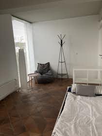 Privé kamer te huur voor € 725 per maand in Aachen, Simpelvelder Straße