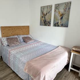 Private room for rent for €530 per month in Valencia, Carrer Poeta Andrés Cabrelles