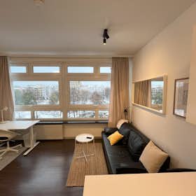 Studio for rent for €1,490 per month in Berlin, Spandauer Damm