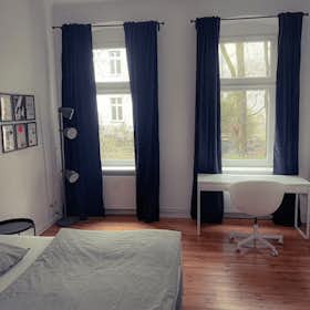 Private room for rent for €999 per month in Berlin, Granitzstraße
