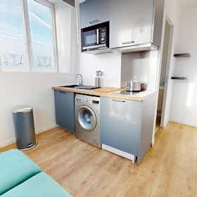 Apartamento para alugar por € 670 por mês em Lille, Rue du Marias de Lomme