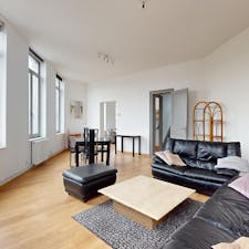 Apartment for rent for €870 per month in Tourcoing, Rue Victor Hugo