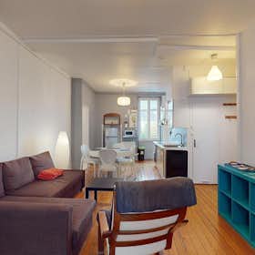 Apartament de închiriat pentru 665 EUR pe lună în Dijon, Rue des Rosiers